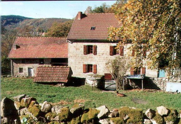 B&B Petite Ferme D'Autrefois Saint-Georges-Nigremont Eksteriør bilde